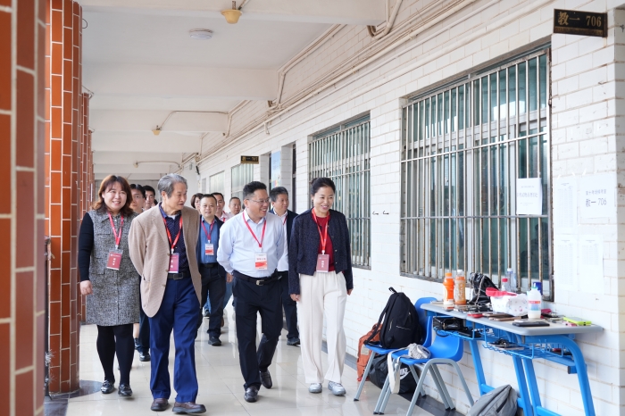 領導巡場1.JPG